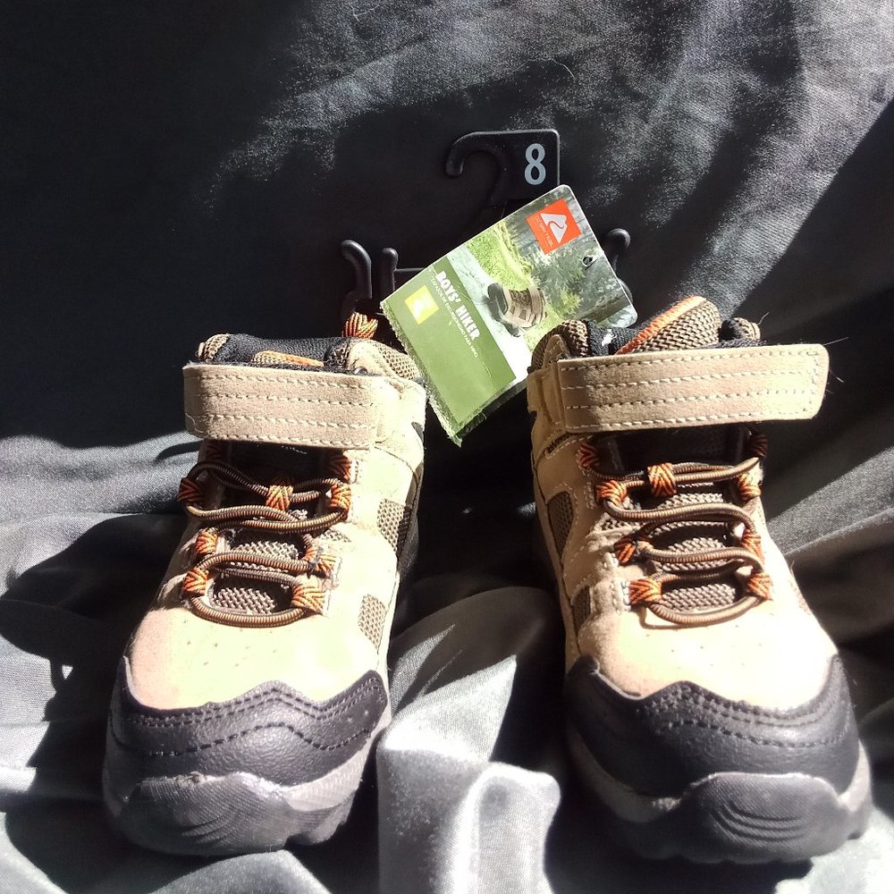 Toddlers size 8 Ozark hiking boots